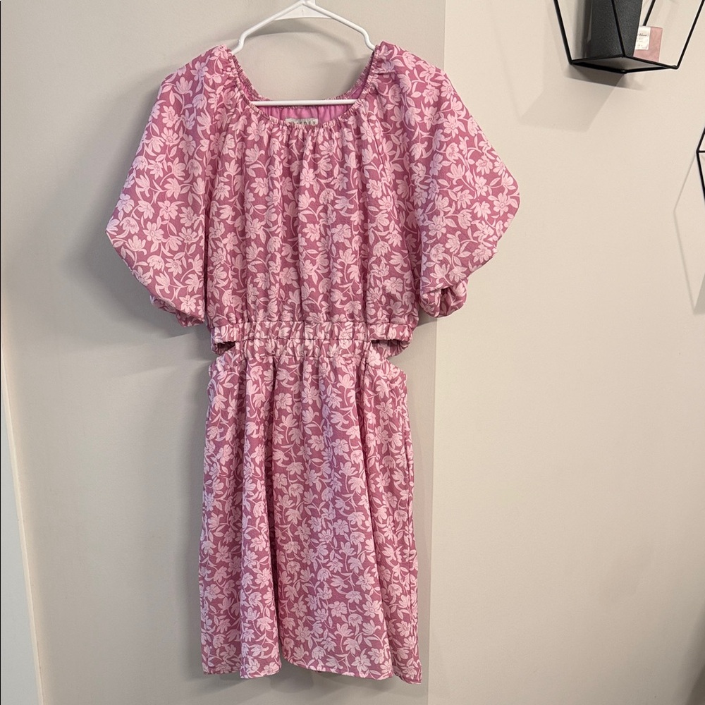 Pink Floral Women's Casual Dress with Puff Sleeve and Cutout Waist Detail